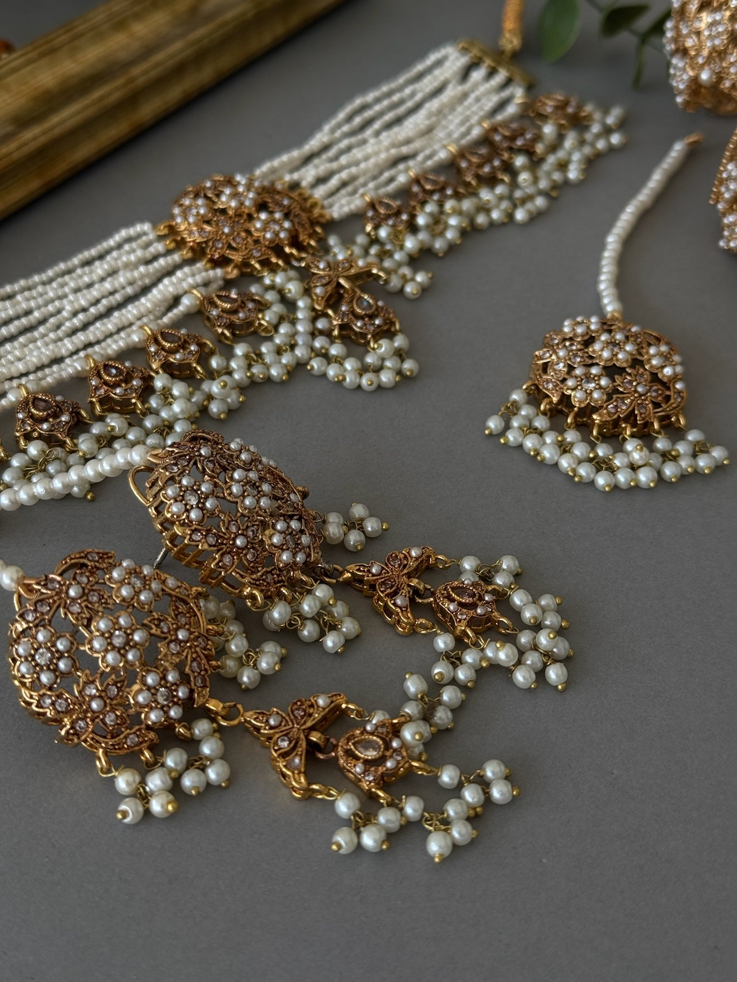 Jadau Pearl - Choker Set