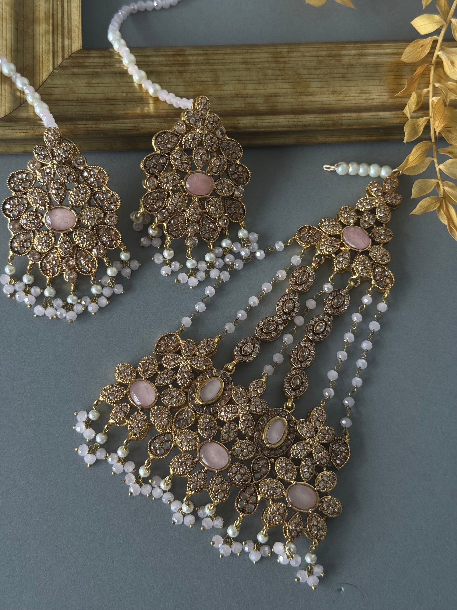 Leyla Jhumar & Earrings