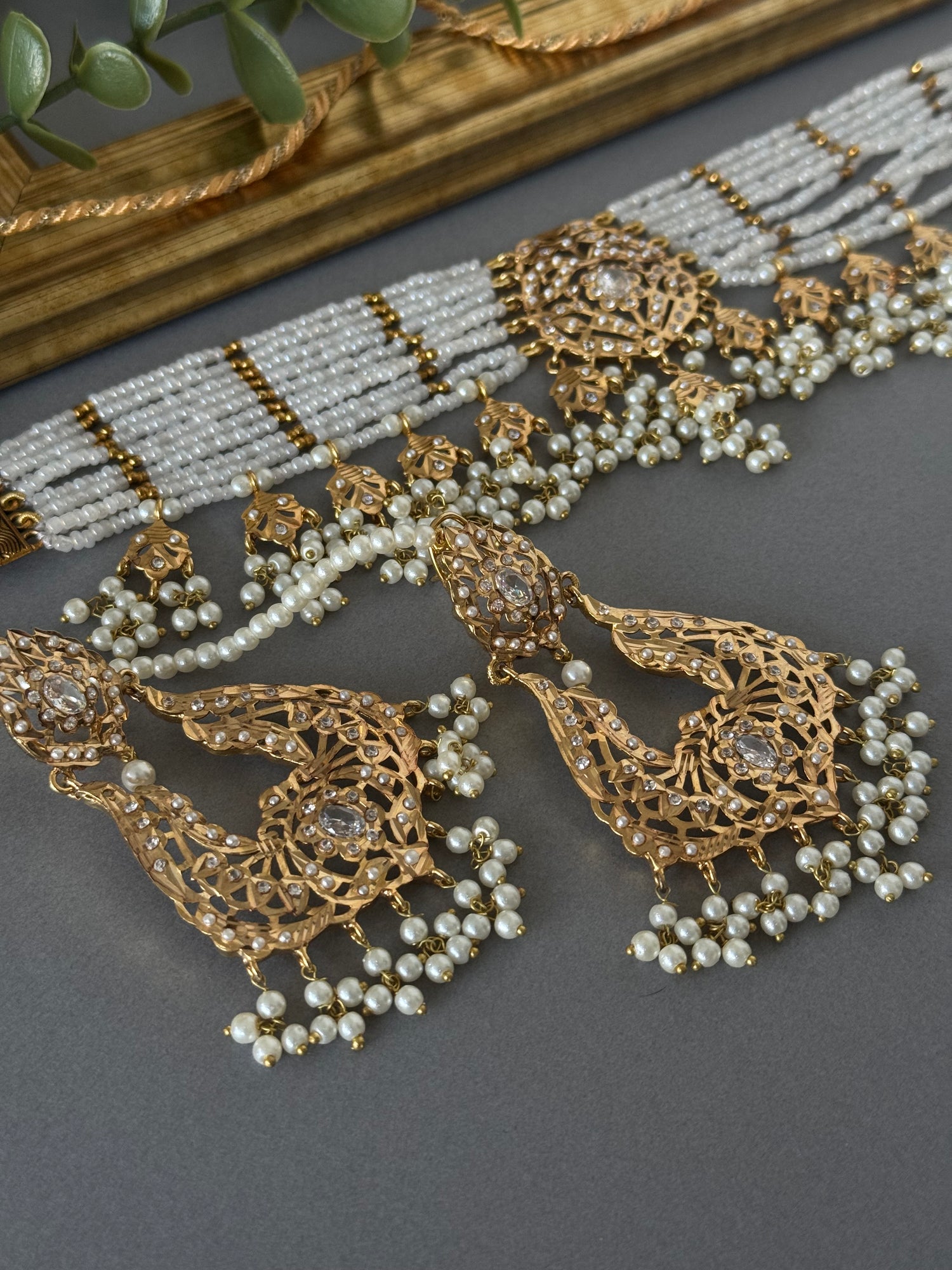 Ari Pearl Choker Set
