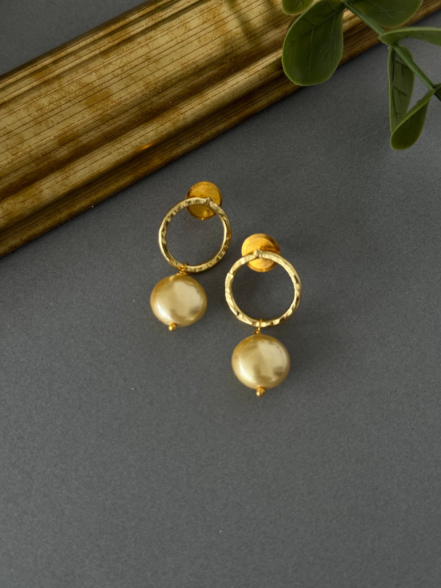 Baroque Pearl Hoop Drop - Champagne