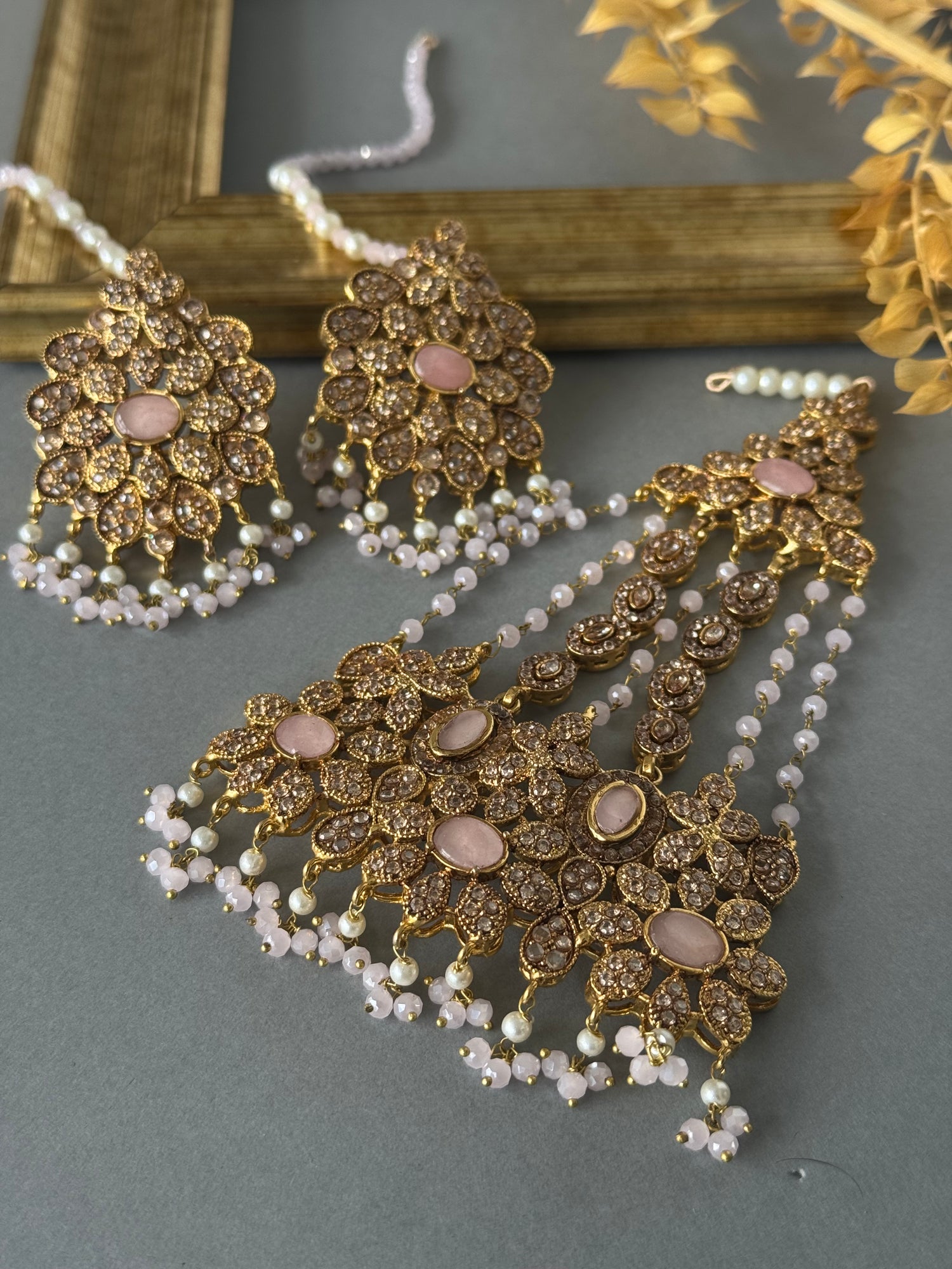 Leyla Jhumar & Earrings
