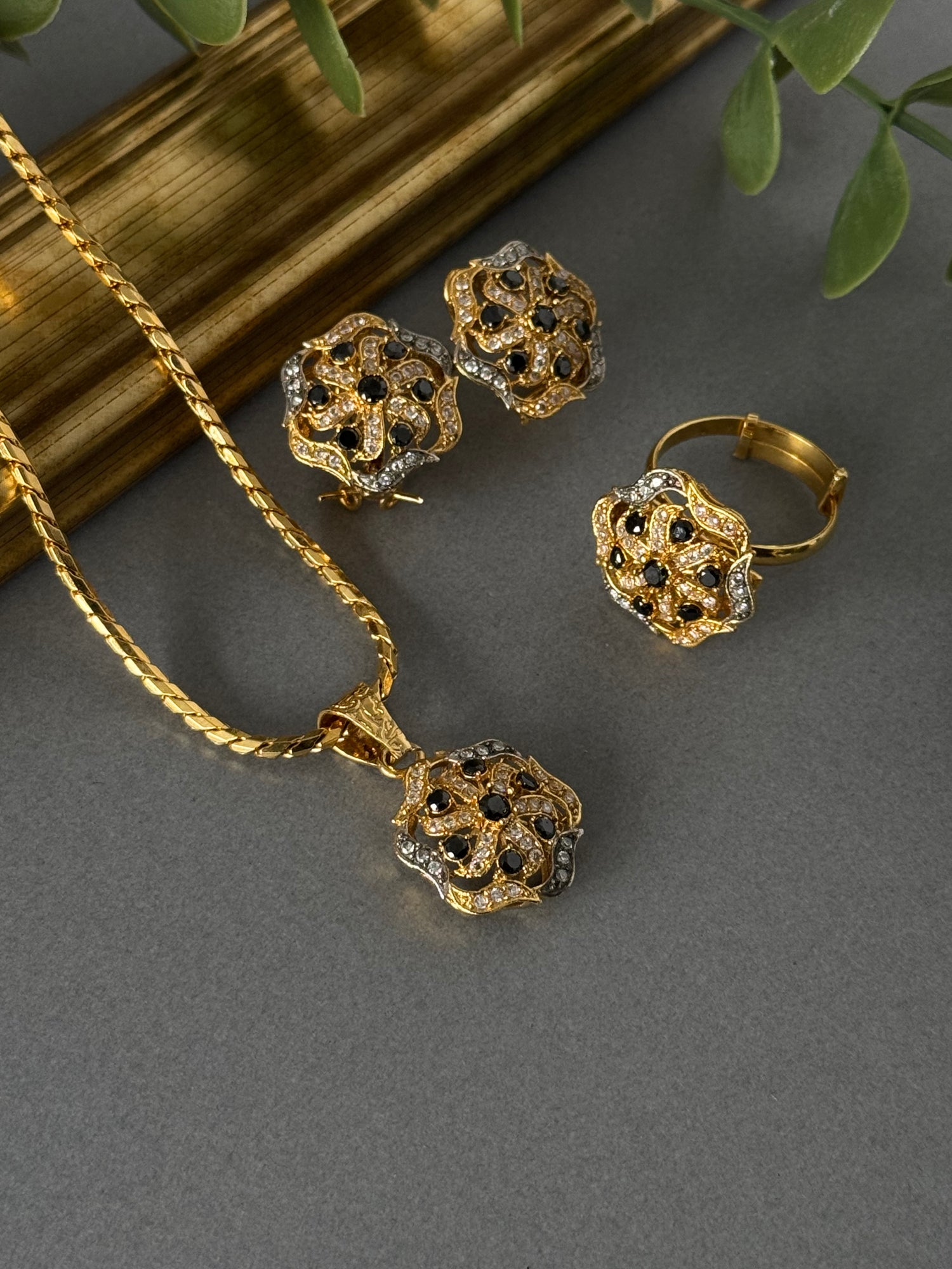 Black Onyx Pendant Set