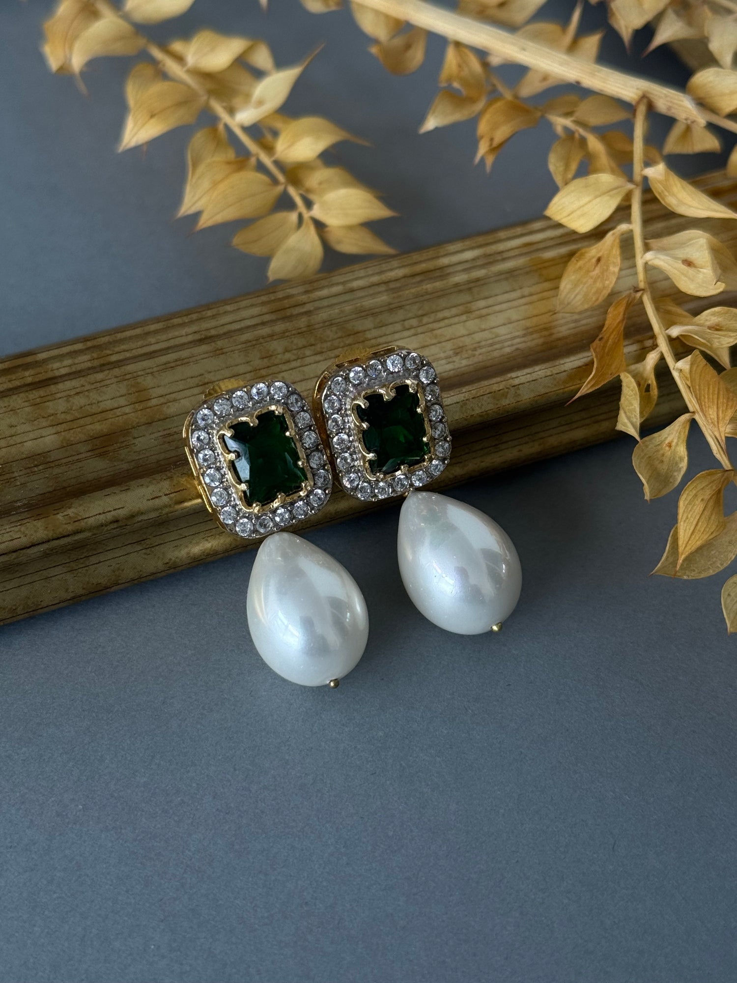 Mehr -Emerald Pearl Drop