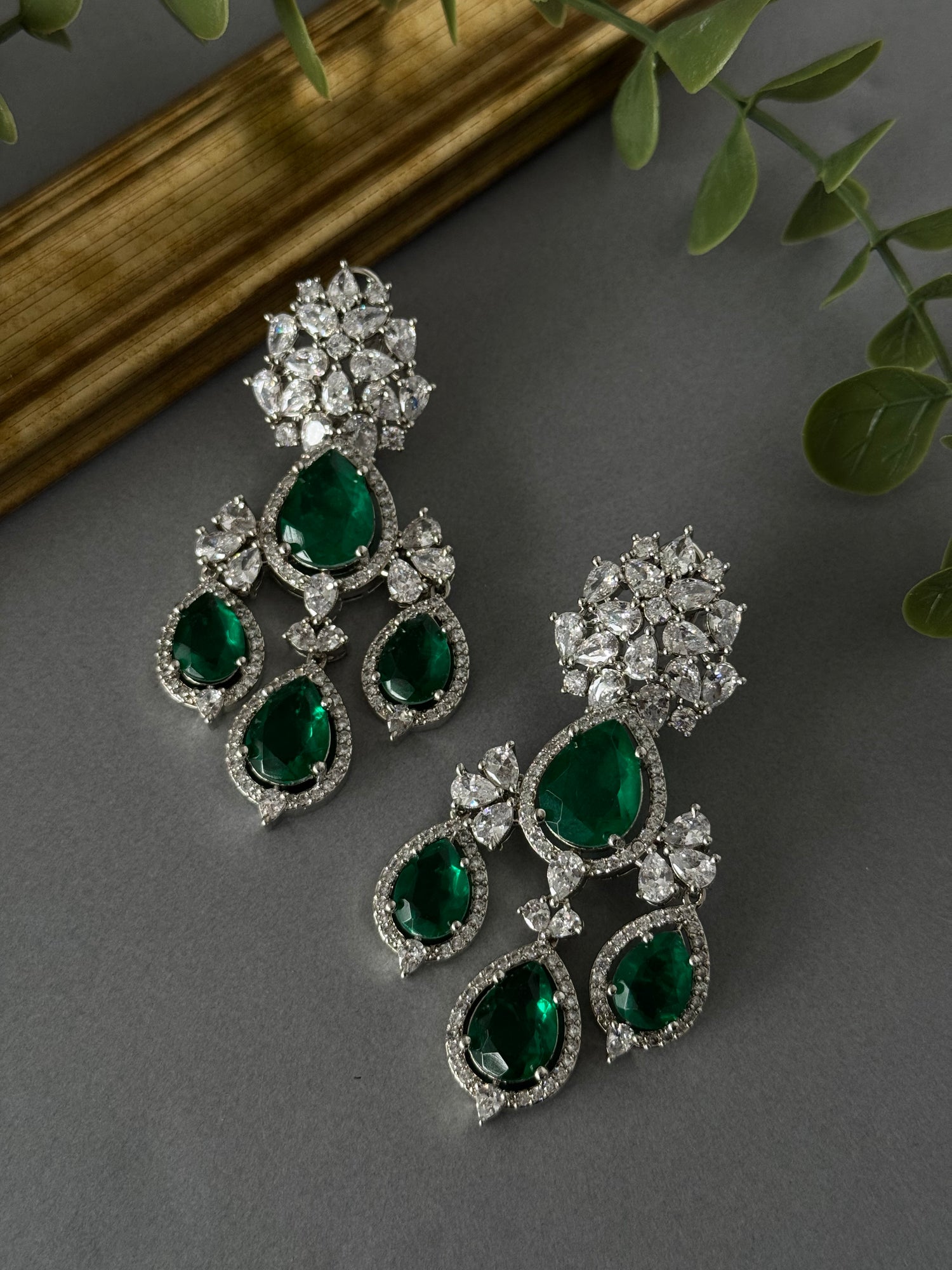 Statement Emerald