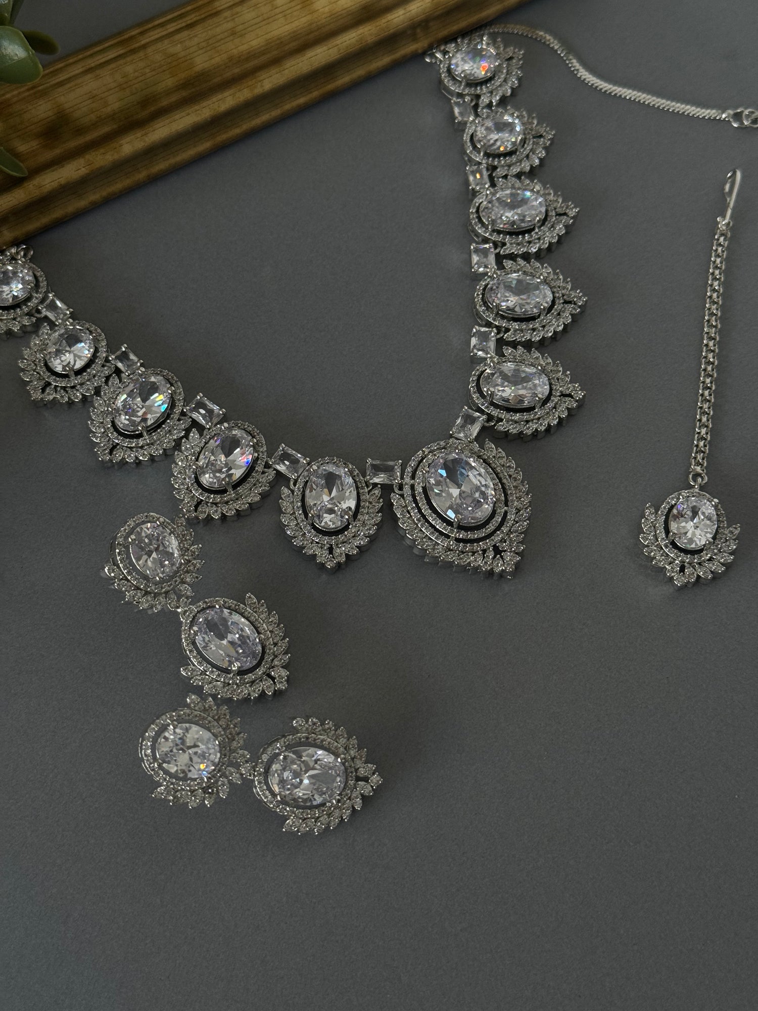 Silver Oval Necklace Set