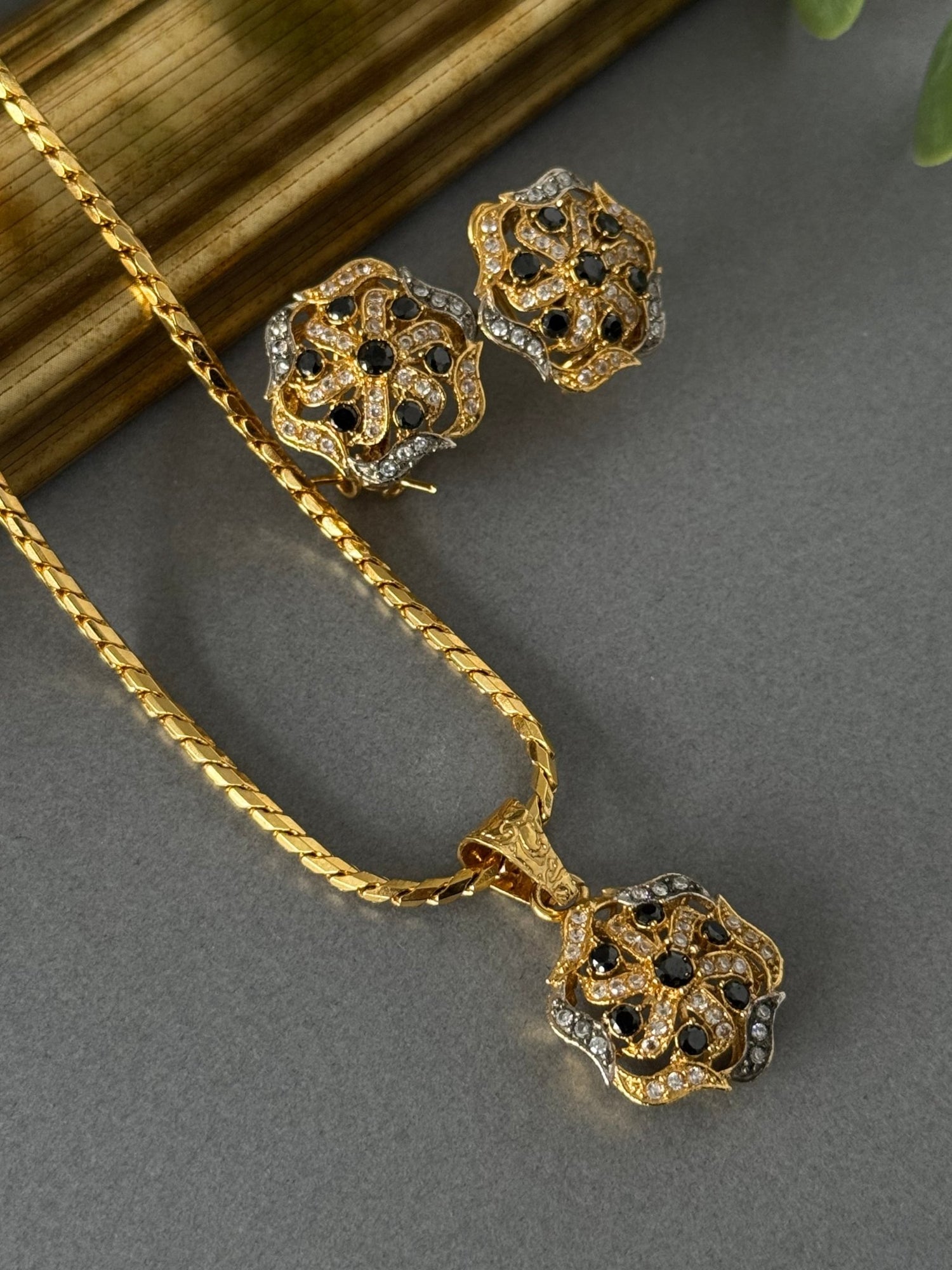 Black Onyx Pendant Set - nk collection