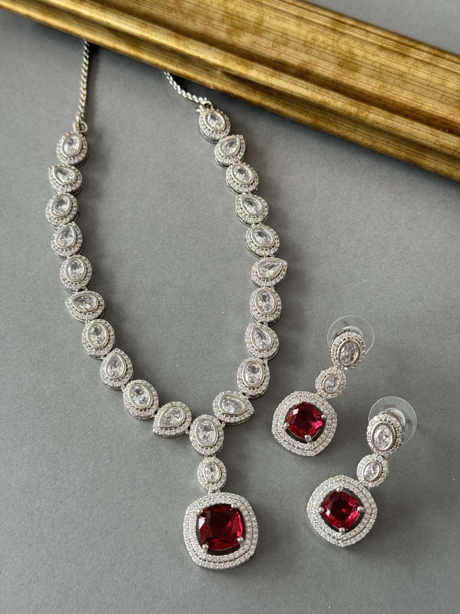 Diamond Sq Drop – Ruby - nk collection
