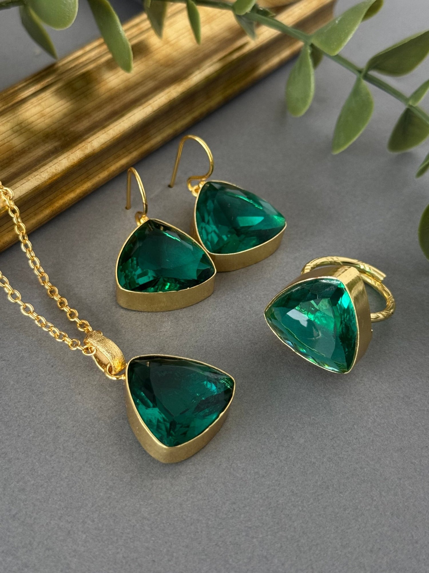 Green Quartz Pendant Set - nk collection