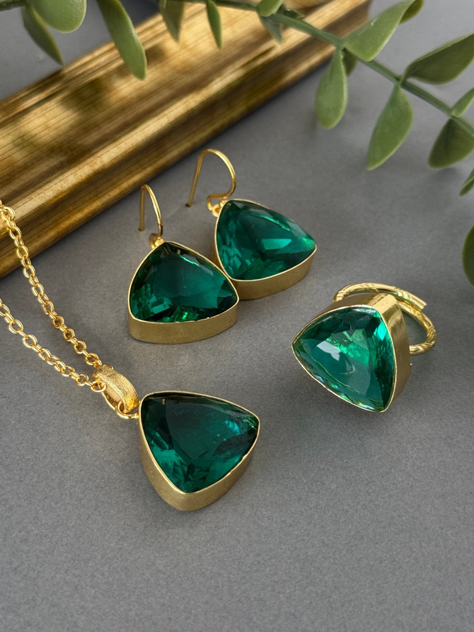 Green Quartz Pendant Set - nk collection