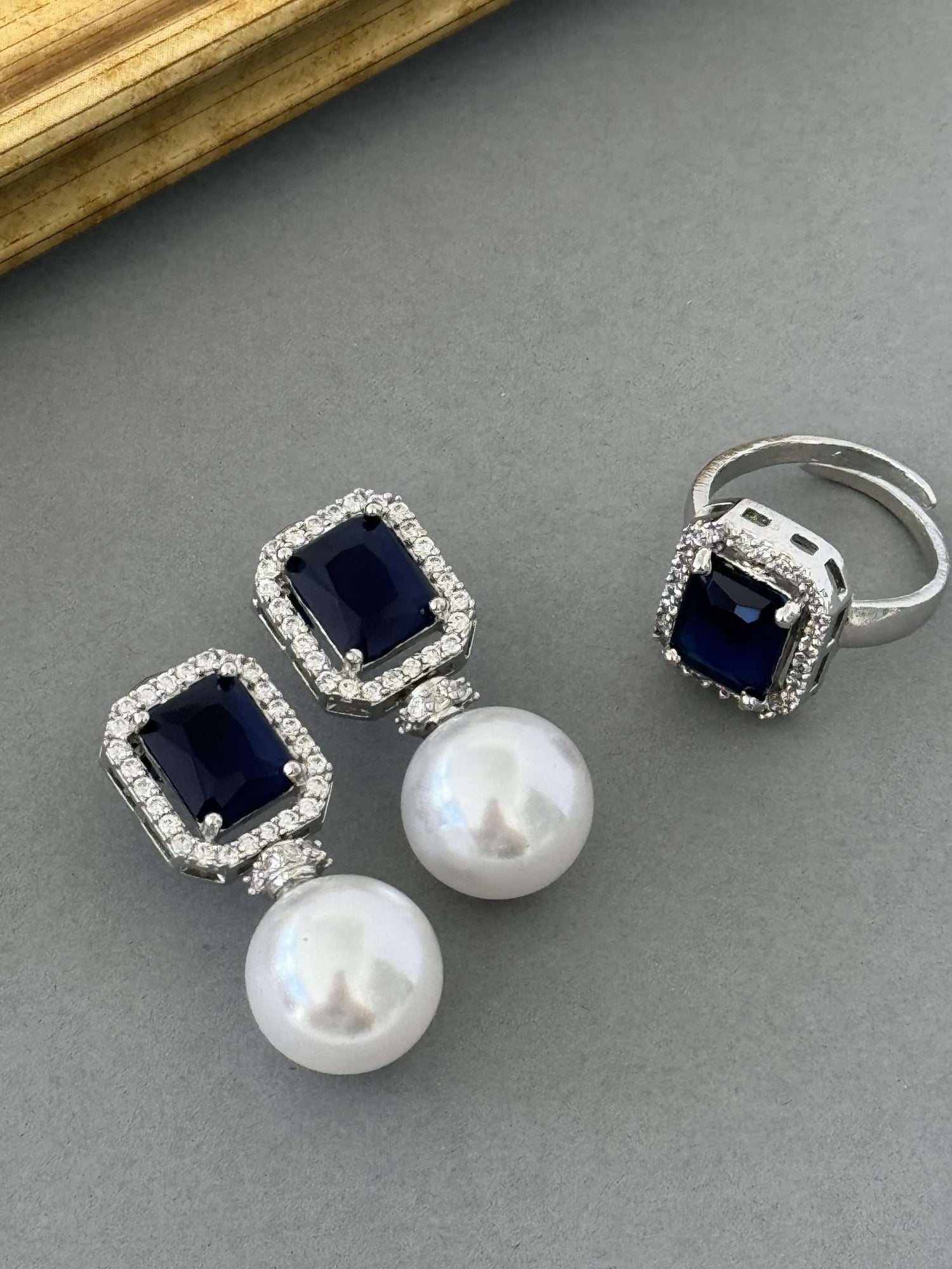 Sapphire Sq Pearl Drop Ring Set