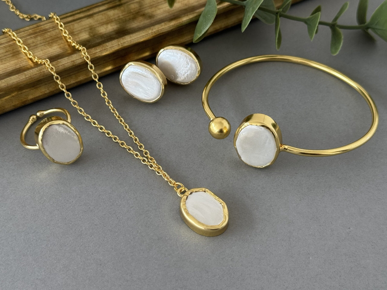 ESK – Mother Of Pearl Set
