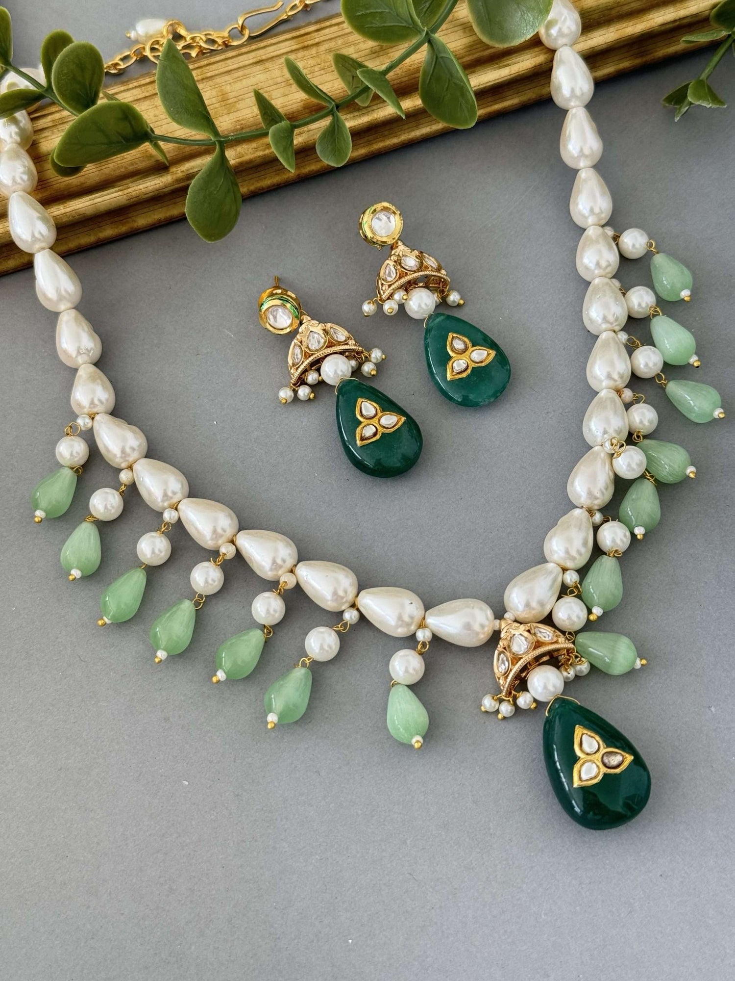 AK Mint – Pearl Beaded Set