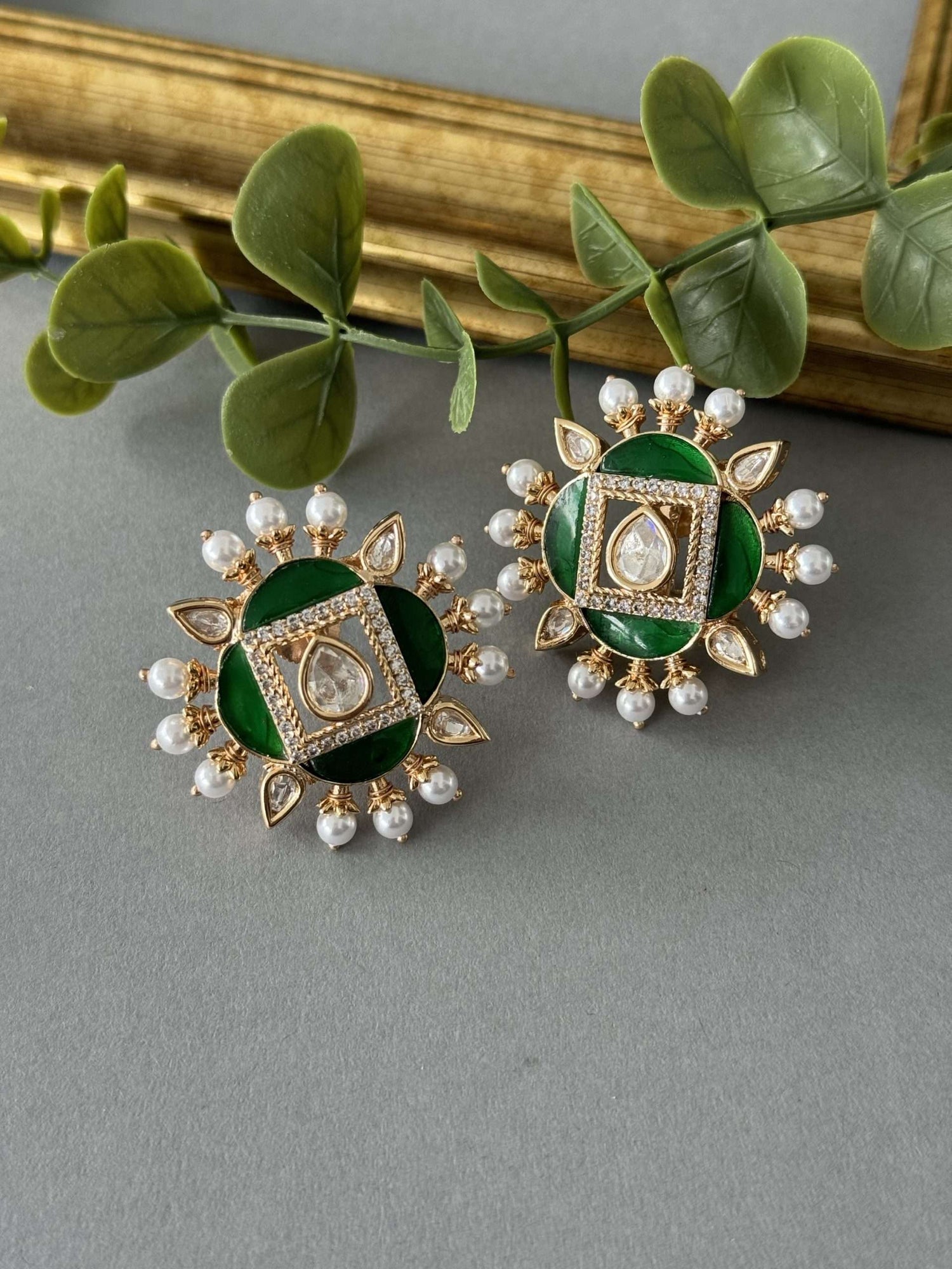 Emerald Pearl Stud