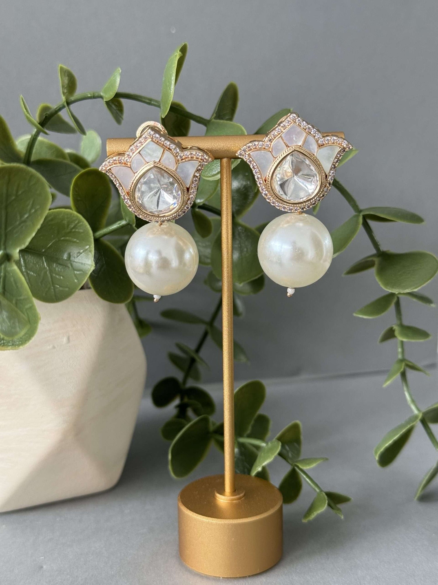 Lily Pearl Statement Earrings – MOP