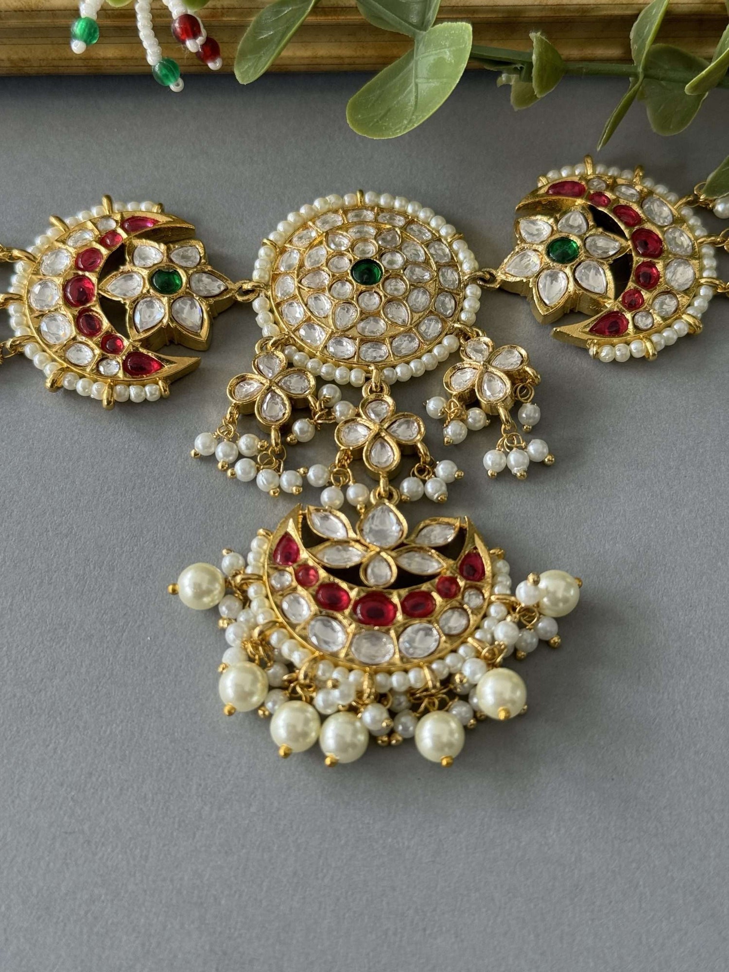 Kundan Fan Choker Set