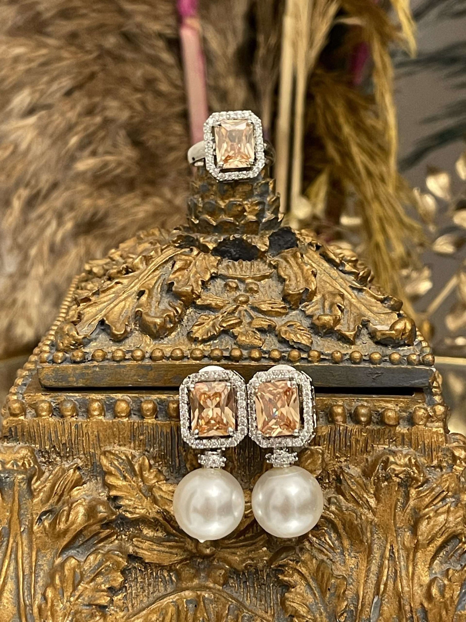 Sq Pearl Drop Stud Ring Set – Champagne
