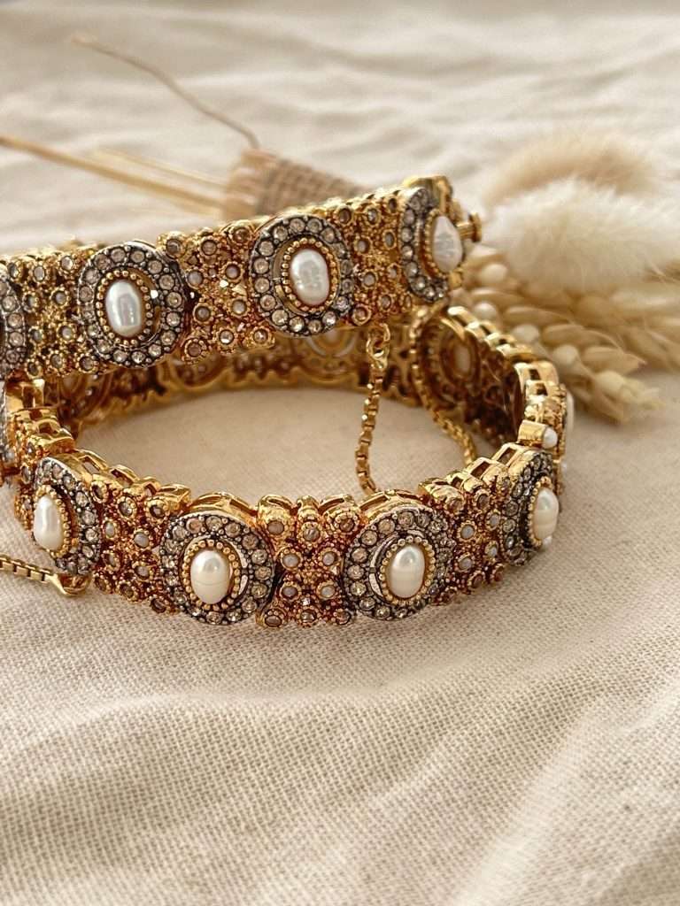 Baroque Oval