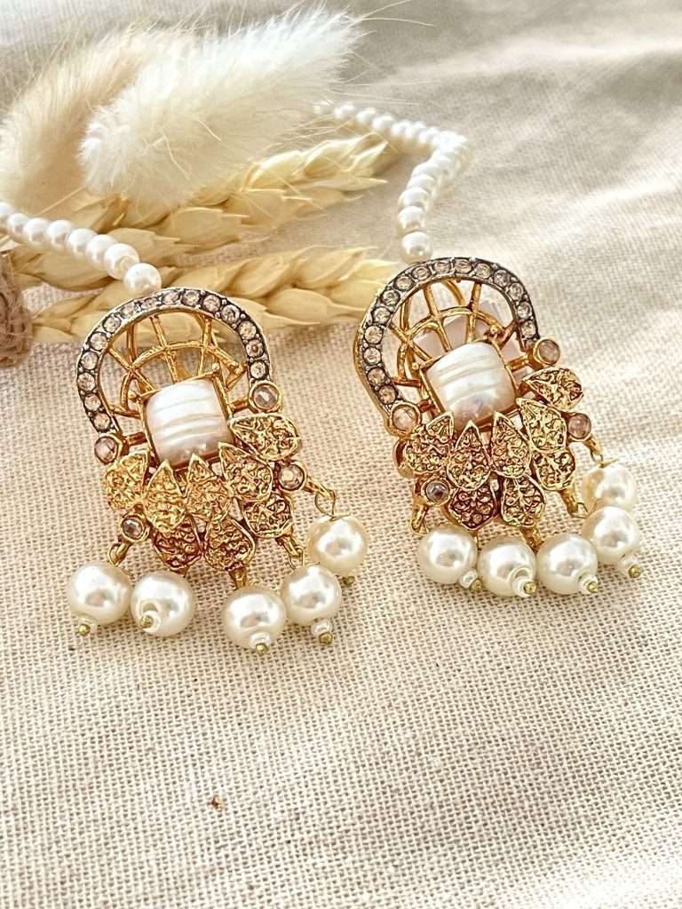 Baroque Leaf Tops