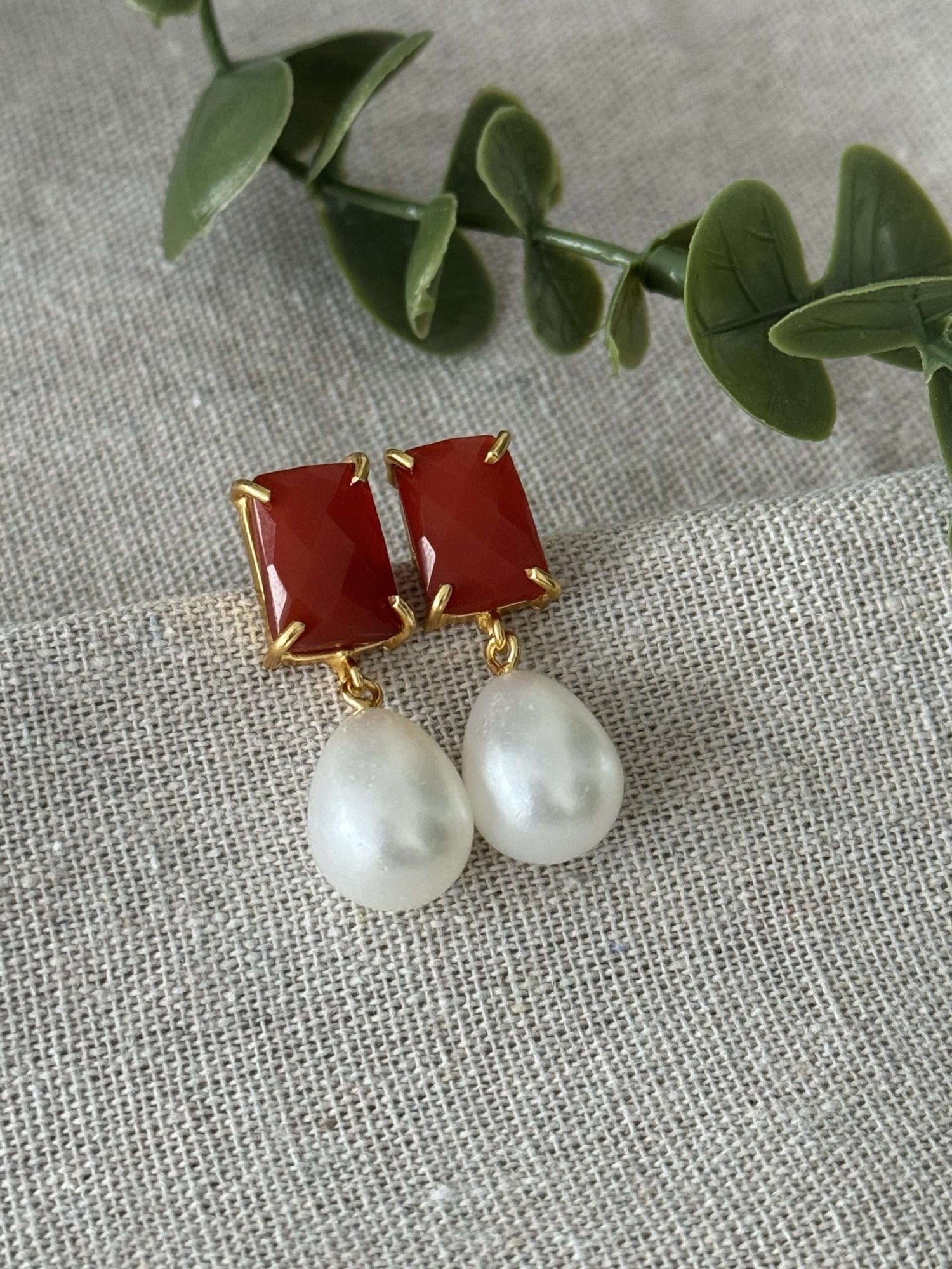 Sq Pearl Drop – Red