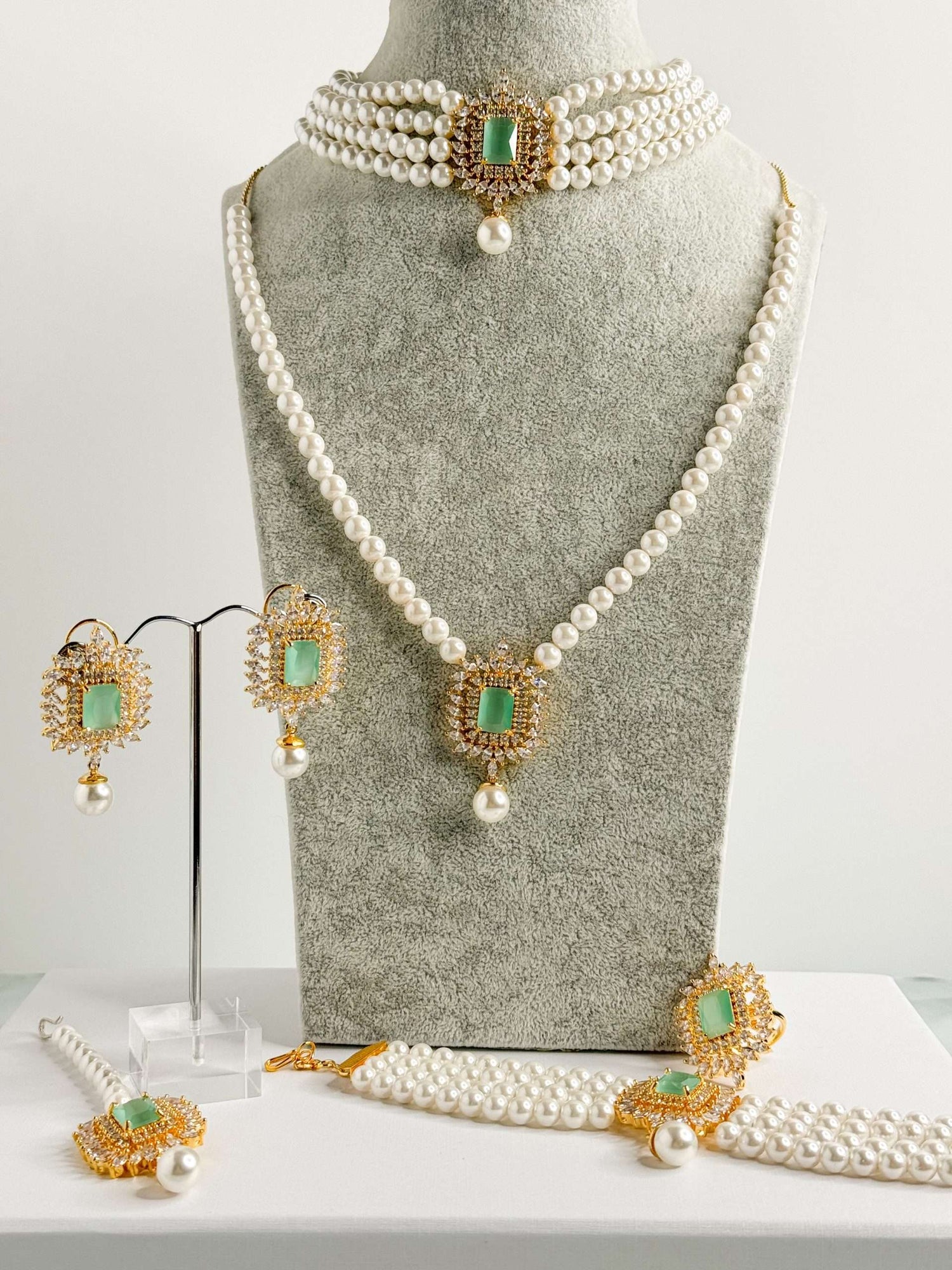 Diamond Pearl -Gold Mint