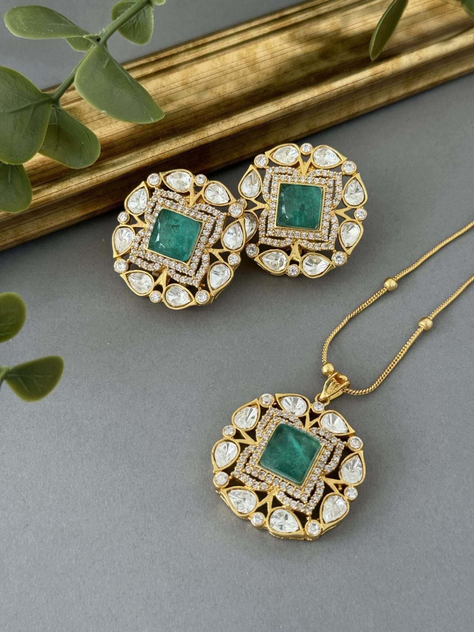 Kundan Doublet Pendant Set – Emerald Green - nk collection
