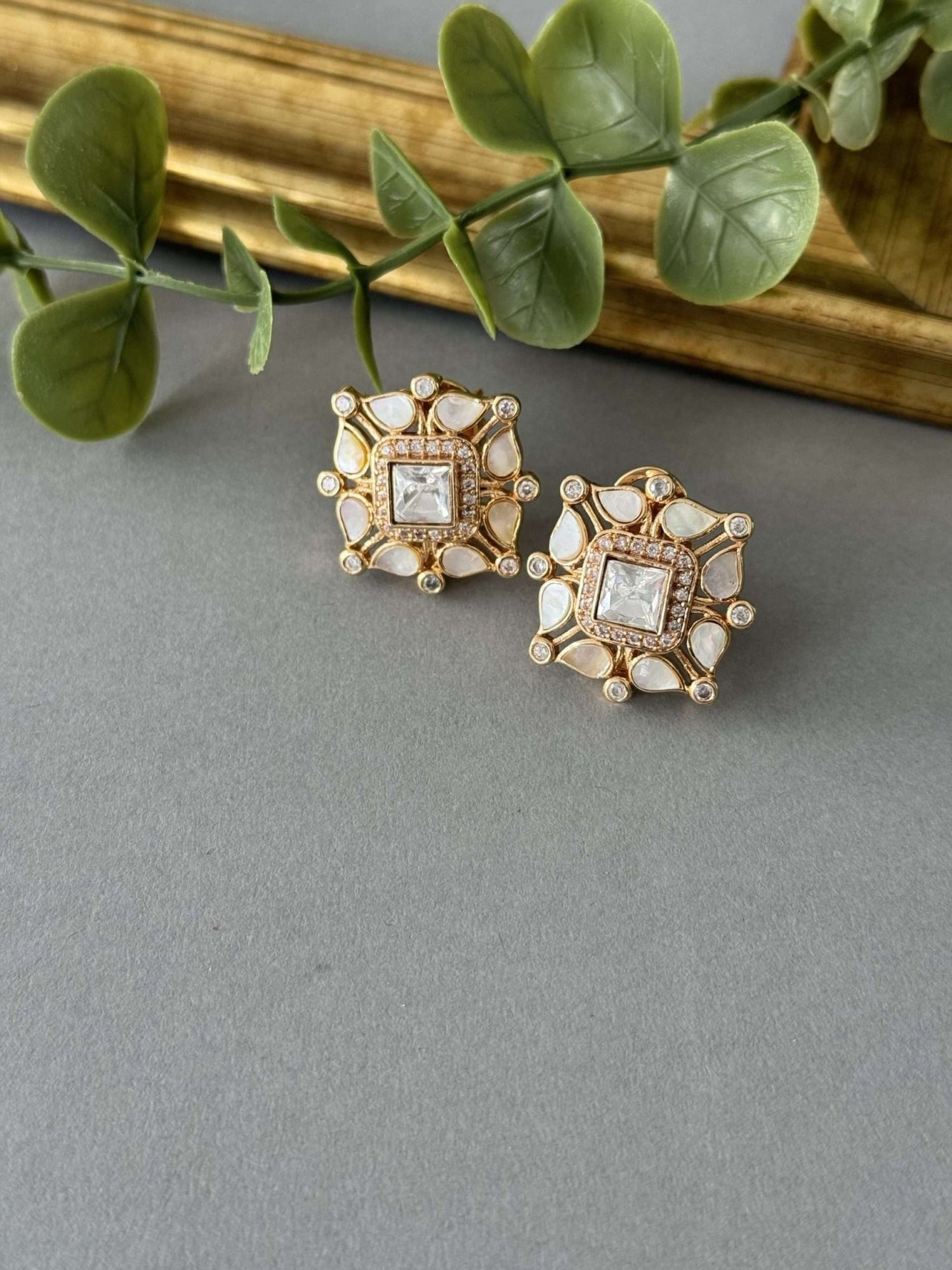 Milaa Sq Tops – Mother of Pearl - nk collection