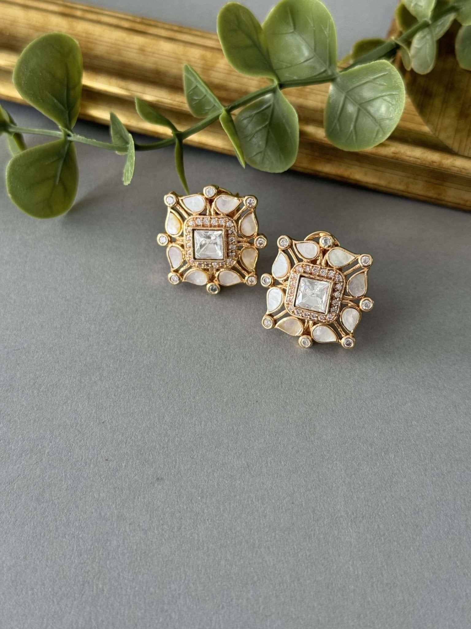 Milaa Sq Tops – Mother of Pearl - nk collection