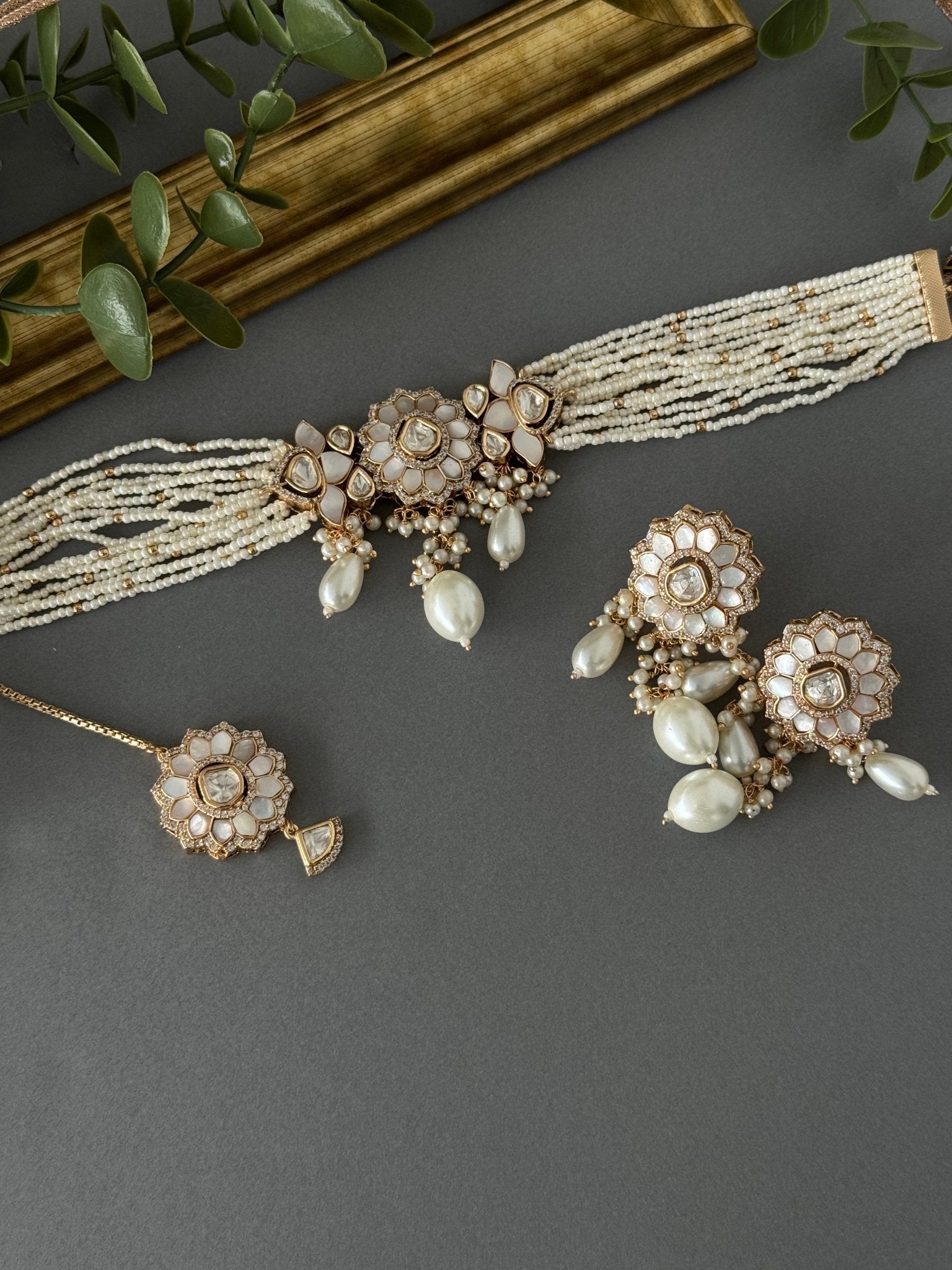 Mother of Pearl Flower Choker - nk collection