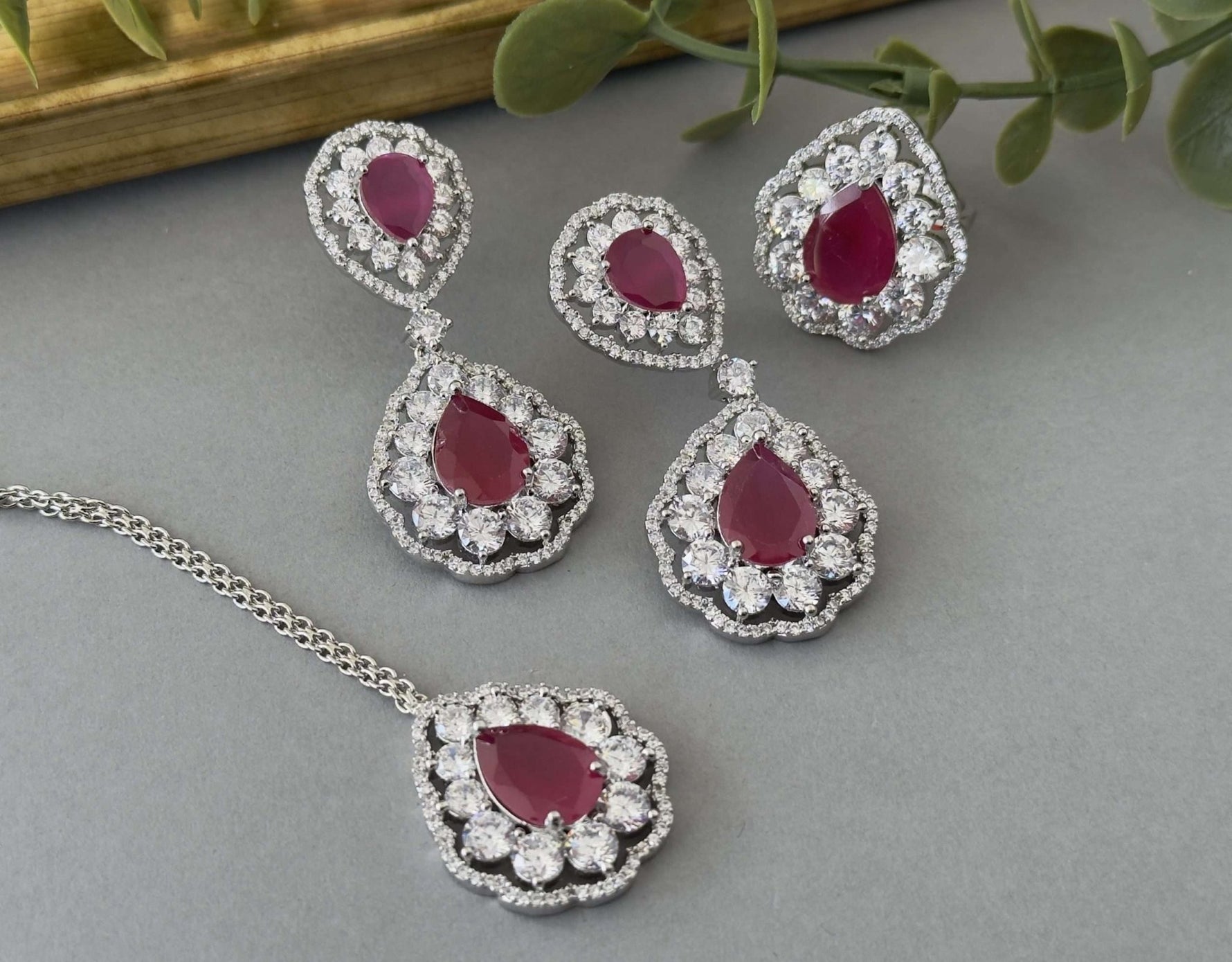 Neve Diamond Set – Ruby - nk collection
