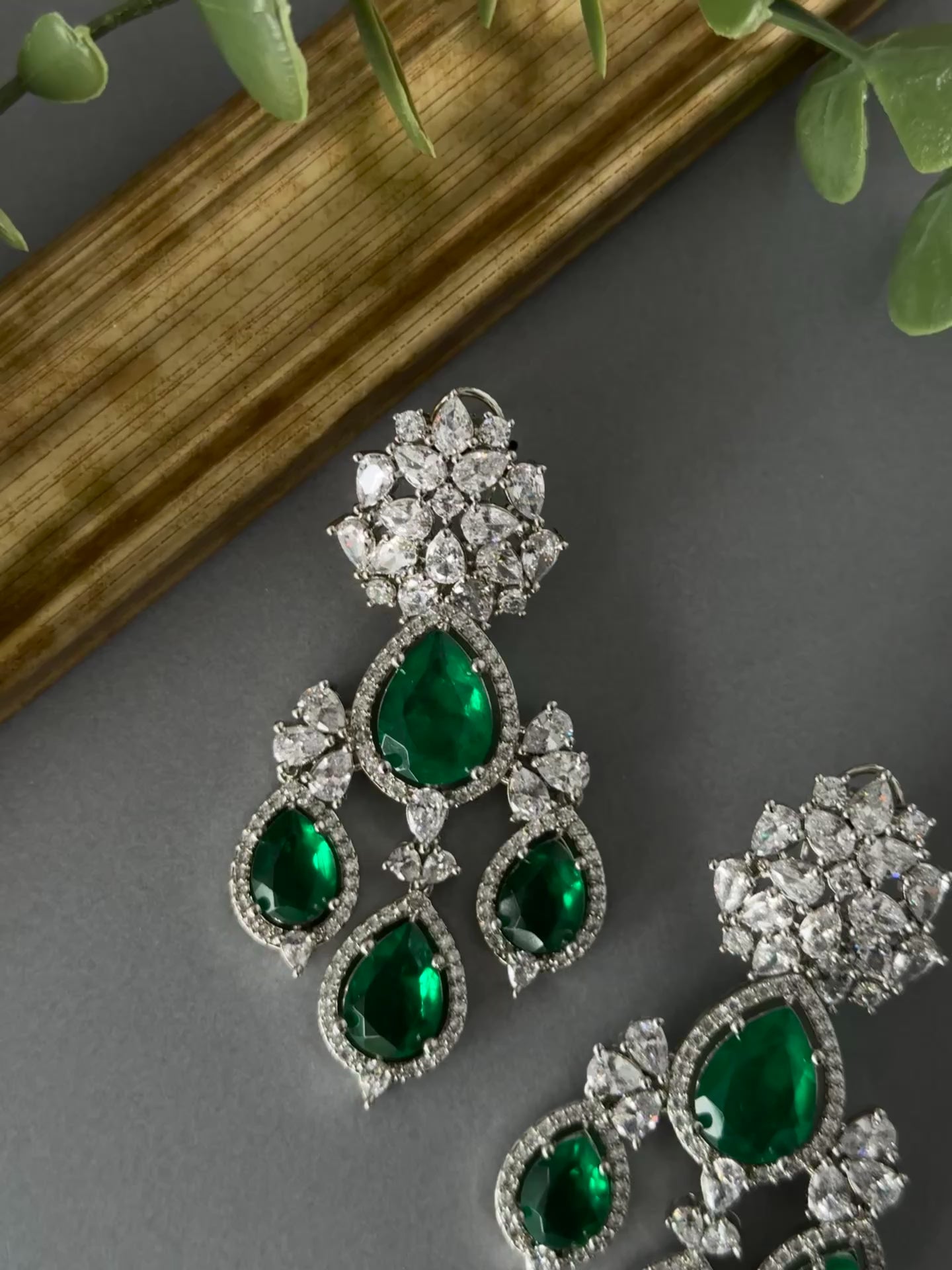 Statement Emerald