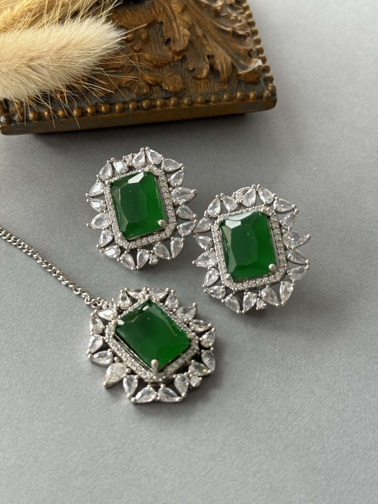 Sq Tikka Set – Emerald - nk collection