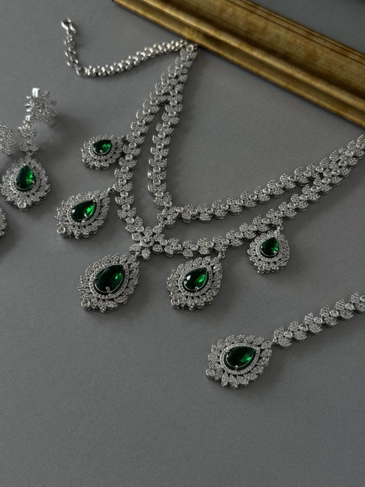 Tear Drop Emerald - nk collection