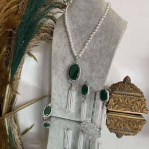 Emerald and Pearl Tassel Set